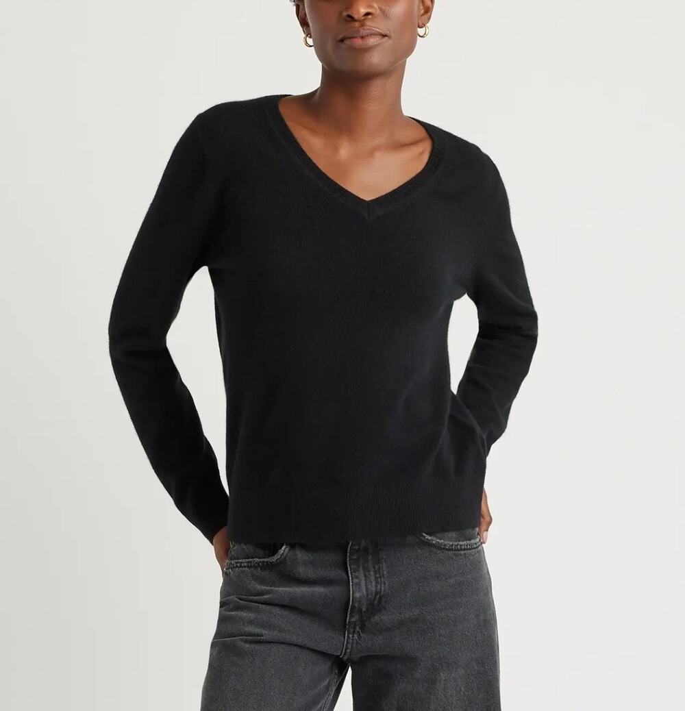 Quince 100% Mongolian Cashmere V-Neck Sweater | Black | Medium